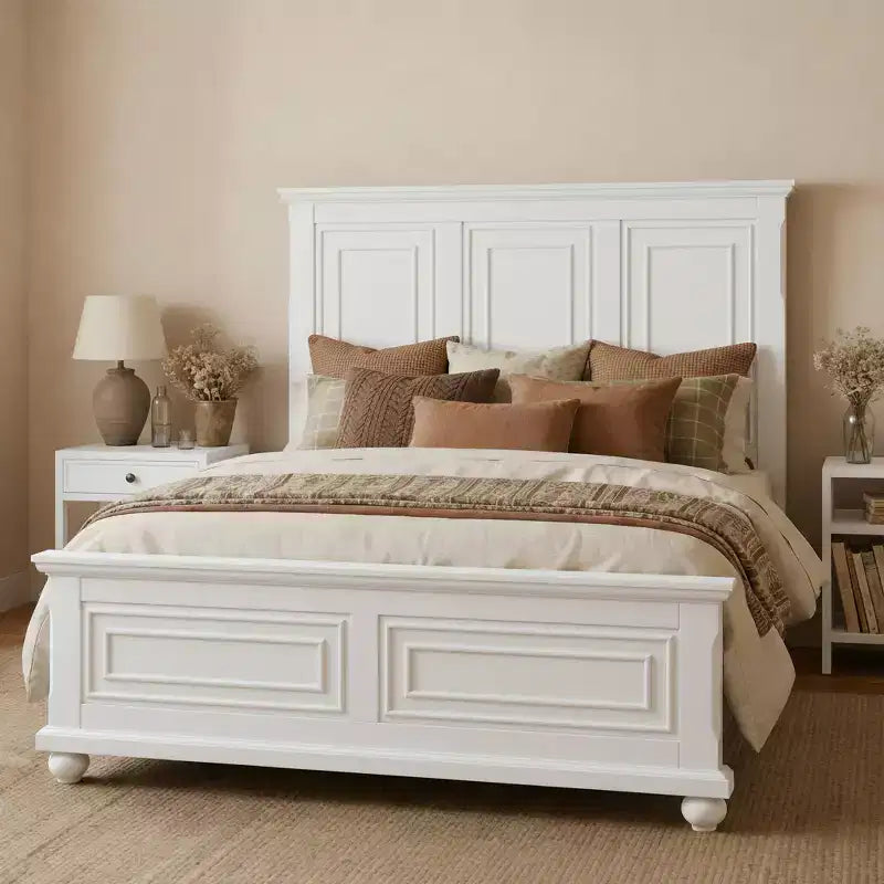Letto a piattaforma Queen/King Size con testiera alta, struttura del letto in pino vintage