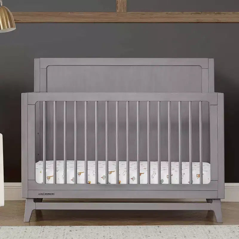 Culla convertibile 6 in 1 con design di metà secolo